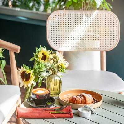 Botanica Flowers & Coffee