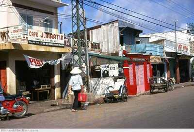 Tiệm Cà Phê Cũ Kĩ - Mr Ves