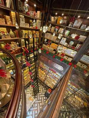 La Casa Del Habano Ho Chi Minh