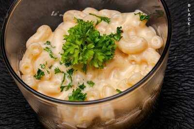 Black - Coffee, Pastry & Grill