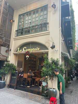 Le Comptoir Bistro & Books