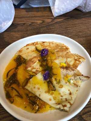 Le Comptoir Bistro & Books