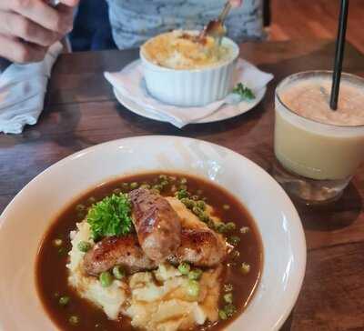 The Shamrock Irish Pub