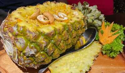 Shamballa Vegetarian, Restaurant & Lounge