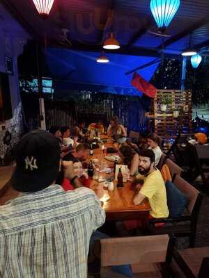 Uno Bar & Restaurant