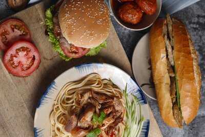 Vua Bánh Mì Hoàng Trọng Mậu