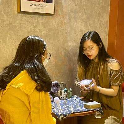 Apus Tarot & Kafe