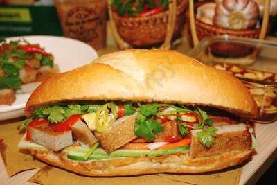 Bánh Mì Út Thương