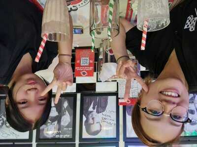 Eddie's D1 New York Diner & Deli