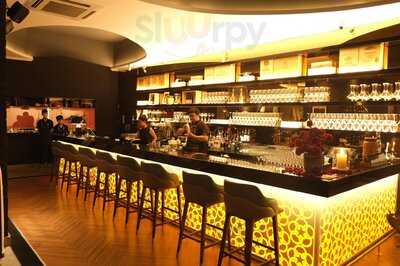 Sine Qua Non - Dine & Wine Experience