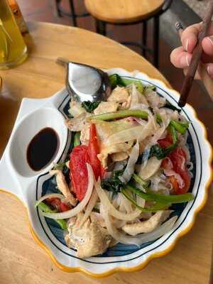 Ms Hương Ly Vietnamese Restaurant & Cafe