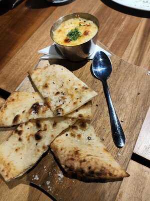 Pizza 4p's Hikari Bình Dương