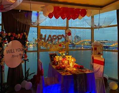 Pariat Sky View Bar And Restaurant