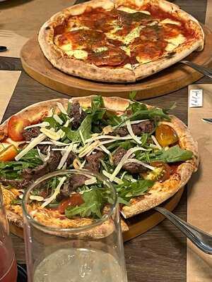 Cardi Pizzeria Bạch Đằng