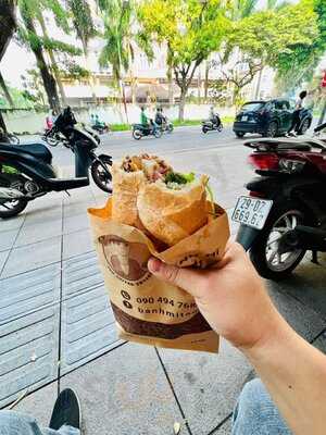 Bánh Mì Tấm 47 Hàng Bài