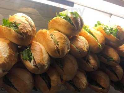 Bánh Mì Tấm 47 Hàng Bài