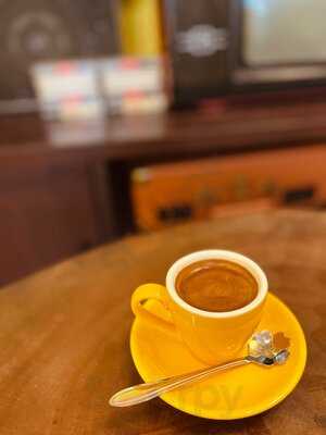 22/caper Diem Tea&coffee