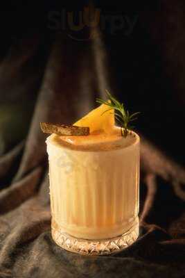 Mệ Trường Trên Sân Thượng