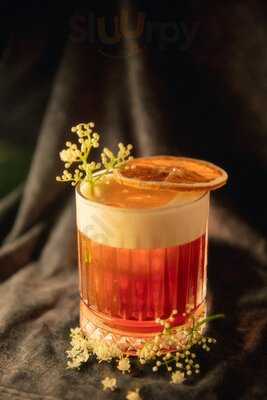 Mệ Trường Trên Sân Thượng