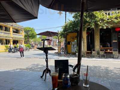 Artbook Cafe & Bistro