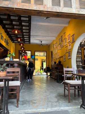 Artbook Cafe & Bistro