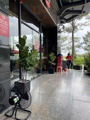 Highlands Coffee New City