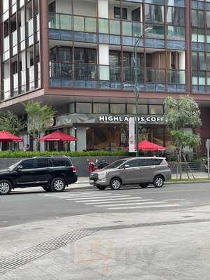 Highlands Coffee At Thu Thiem Bridge