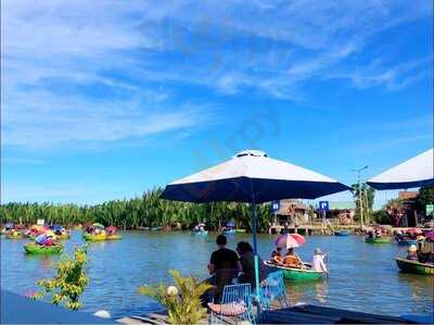 Hai Lan Rừng Dừa Basketboat & Restaurant