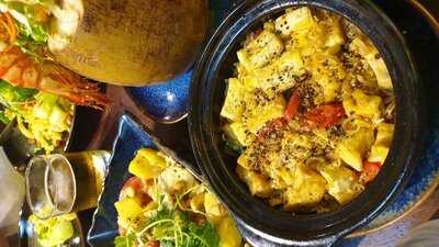 Aloha Bar & Restaurant