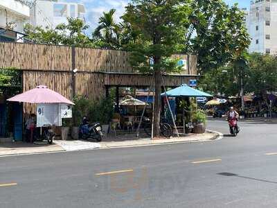 Dolphy Cafe Nguyen Van Huong
