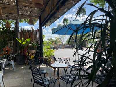 Dolphy Cafe Nguyen Van Huong