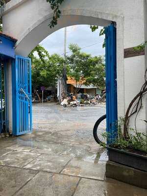 Dolphy Cafe Nguyen Van Huong