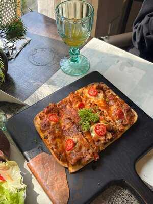 Cāga Café & Restaurant