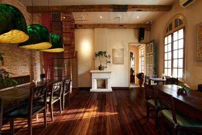 Cāga Café & Restaurant