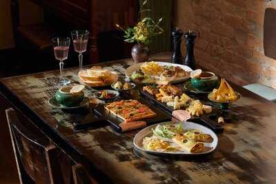 Cāga Café & Restaurant