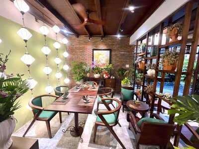 Anh Family Bar & Restaurant