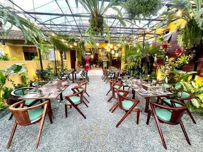 Anh Family Bar & Restaurant