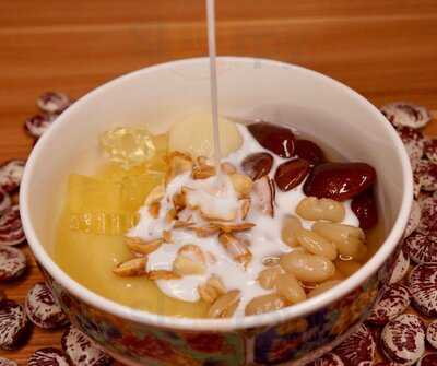 Khoa Nga Chè Huế Thập Cẩm