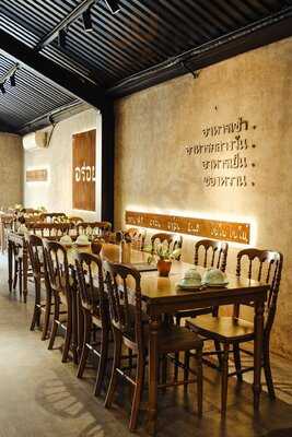 Chill Thái 163 Cô Giang