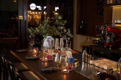 East By Ngô Thanh Hòa