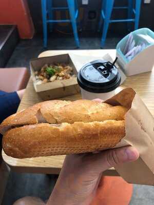 Bánh Mì Pate - Patedeli - Võ Văn Tần