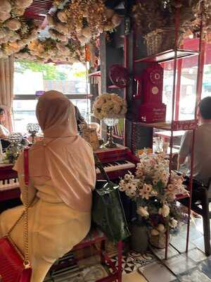 Bonjour Cafe The Art