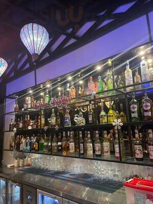 Deli Sky Bar & Coffee Lounge