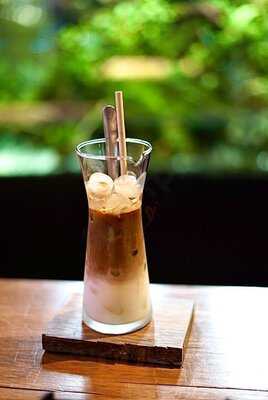 Finaqua's Cafe Hoi An