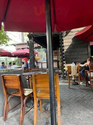 Highlands Coffee Mạc Đĩnh Chi