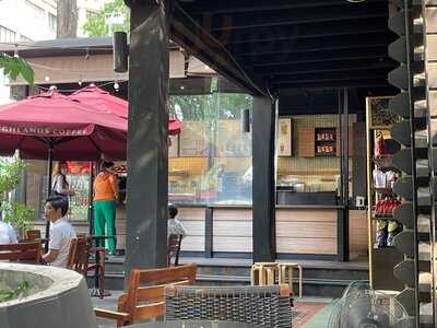 Highlands Coffee Mạc Đĩnh Chi