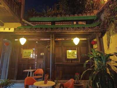 Hoi An T/t Cocktail Bar, Coffee & Antiques