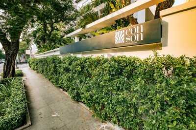 Côn Sơn Restaurant & Lounge