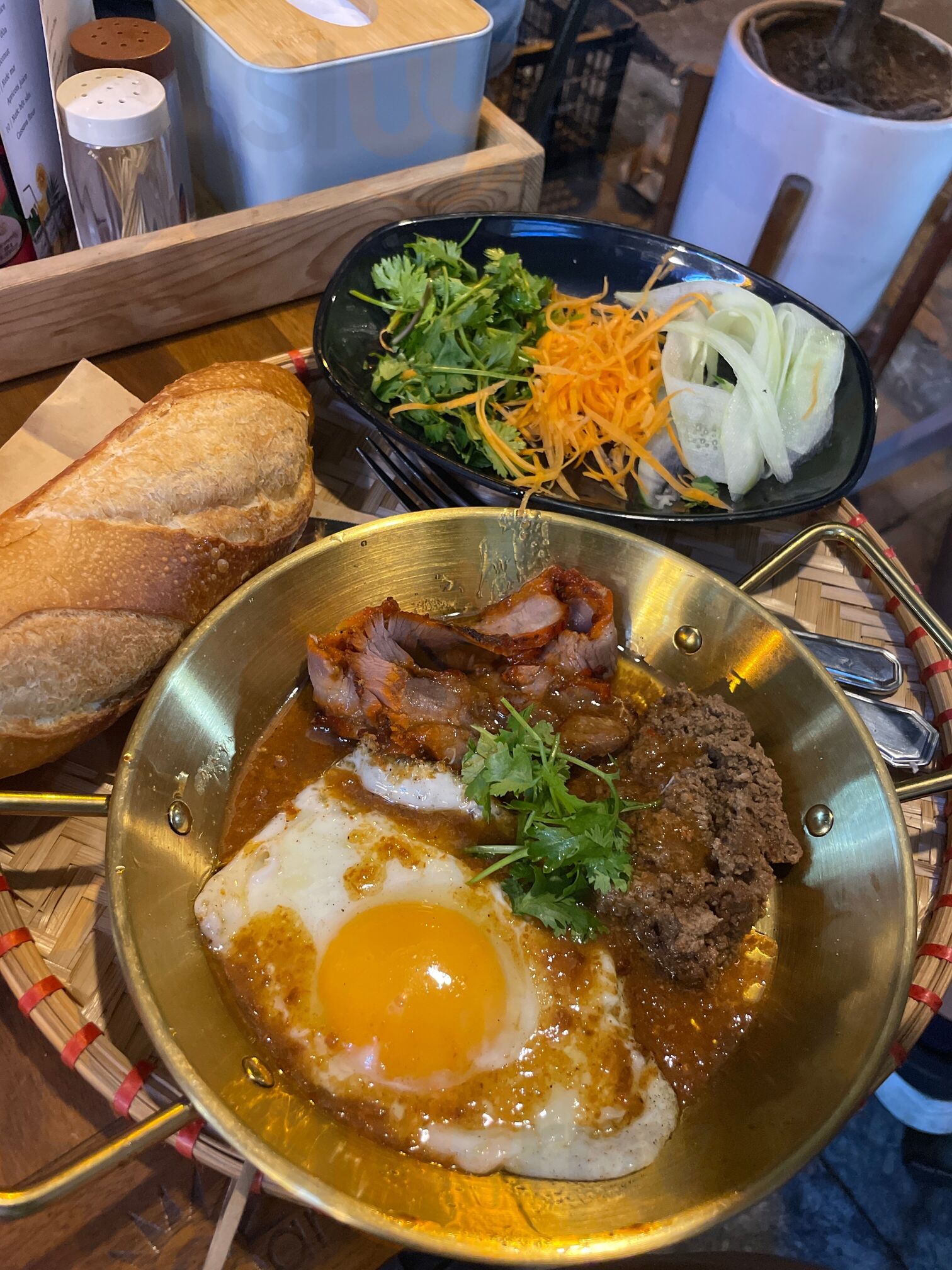 Banh Mi Mama - So 2 Nguyen Sieu