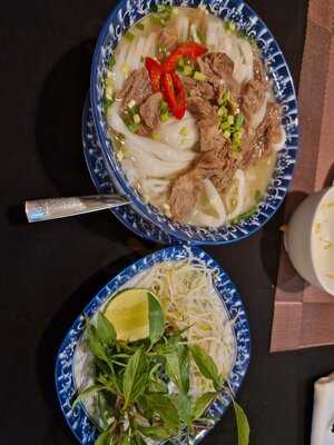 Epic Vietnamese Bistro - 에픽 베트남 비스트로